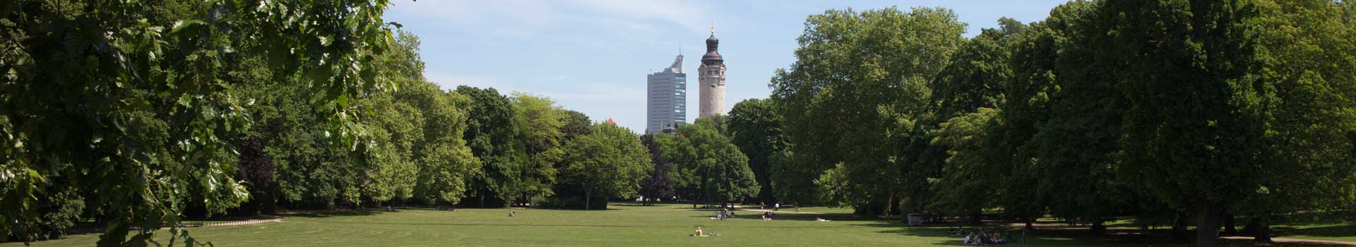 Blick vom Johannapark zum Neuen Rathaus Leipzig