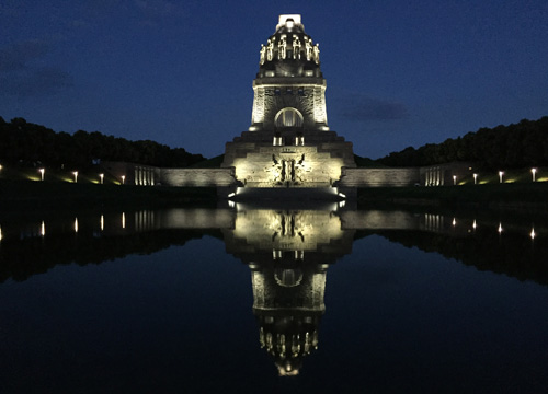 Völkerschlachtdenkmal bei Nacht, Foto: leipzig-im.de