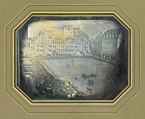 © Stadtgeschichtliches Museum Leipzig / Ereignisdaguerreotypie: Vereidigung des Militärs auf die Verfassung zu Leipzig den 22. März, 1848, Inv.Nr.: F/2702/2003