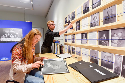 Ausstellungsimpression „Momentaufnahme. Das Fotoarchiv Mittelmann“, Foto Markus Scholz
