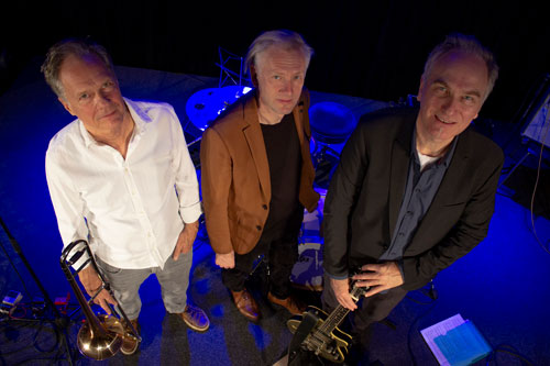 Campus Jazz mit Morgenthaler (tb) – Röllin (gt) – Ruben (dr), Foto: Mara Röllin