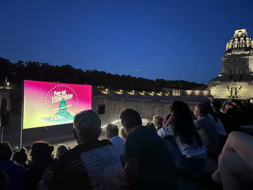 Veranstaltung in/um Leipzig: Pop-up Treppenkino am Völkerschlachtdenkmal