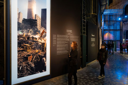 Rahmenausstellung zum Panorama NEW YORK 9/11 © asisi (Foto: Tom Schulze)