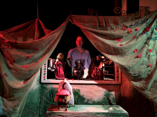 Foto: Jost Braun (Theater im Globus /  DORNRÖSCHEN oder Alles begann in der Küche)